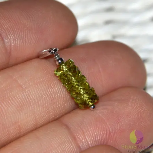 Pandantiv peridot A+++ discuri fatetate 5-6mm cu argint 925