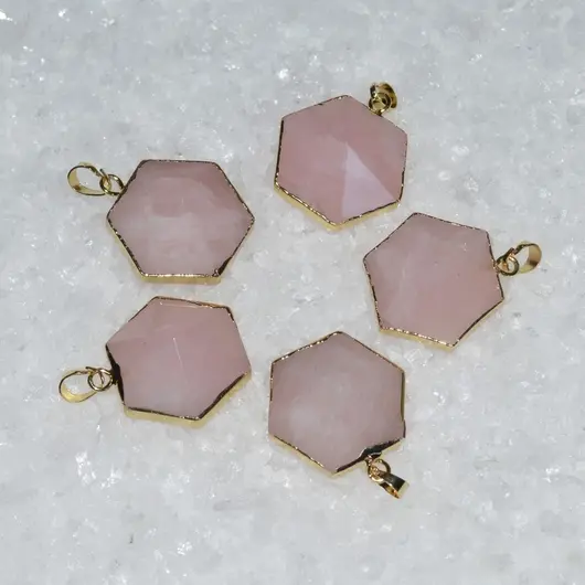 Pandantiv hexagonal cuart roz 30mm