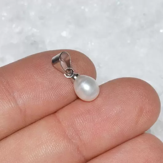 Pandantiv perla de cultura alba 10mm