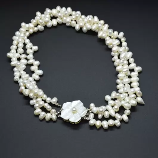 Colier perle de cultura albe 3 randuri cu floare sidef