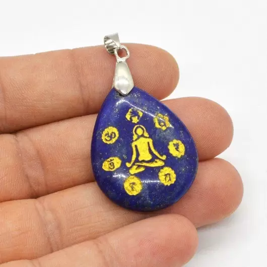 Pandantiv lapis lazuli gravat cu simbol 7 chakre