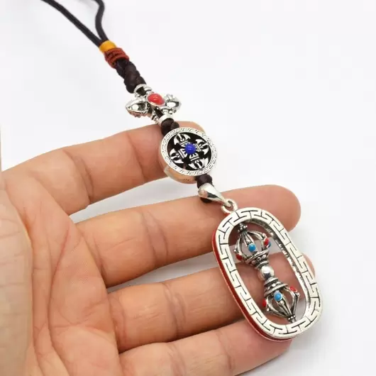 Amuleta Feng Shui din metal cu dubla DORJE