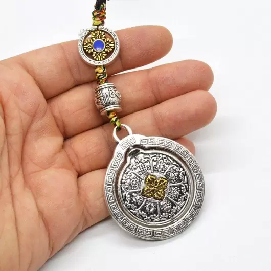Amuleta Feng Shui din metal cu simboluri norocoase 44mm