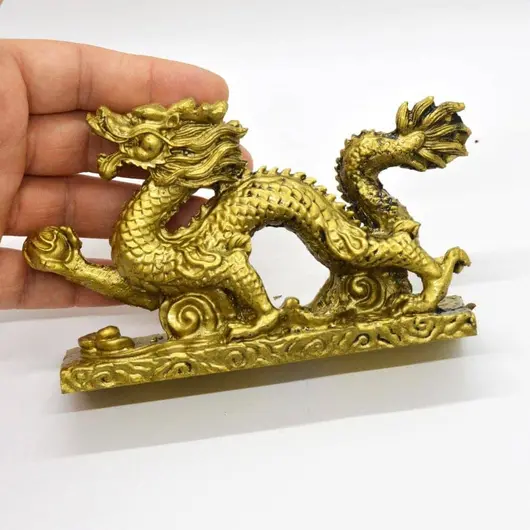 Statueta Feng Shui Dragon cu perla nemuririi din rasina 14,5cm, model 3