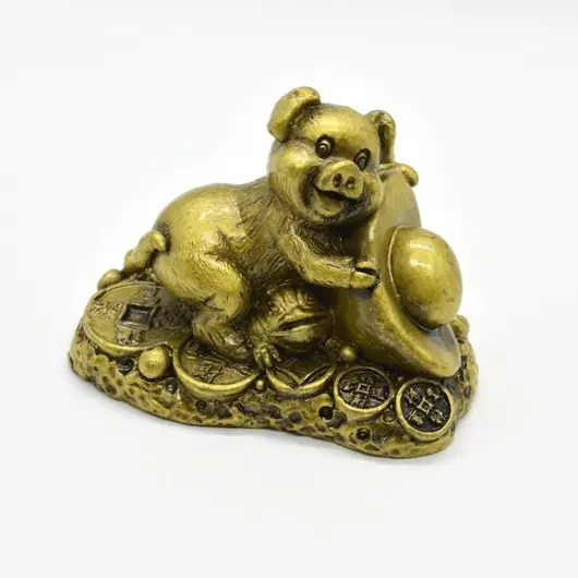 Statueta Feng Shui porc auriu din rasina 7,4cm, model 9