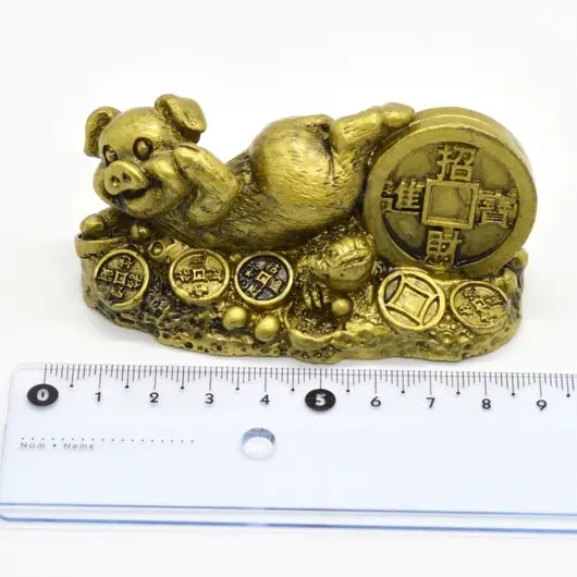 Statueta Feng Shui porc auriu din rasina 8,4cm, model 10