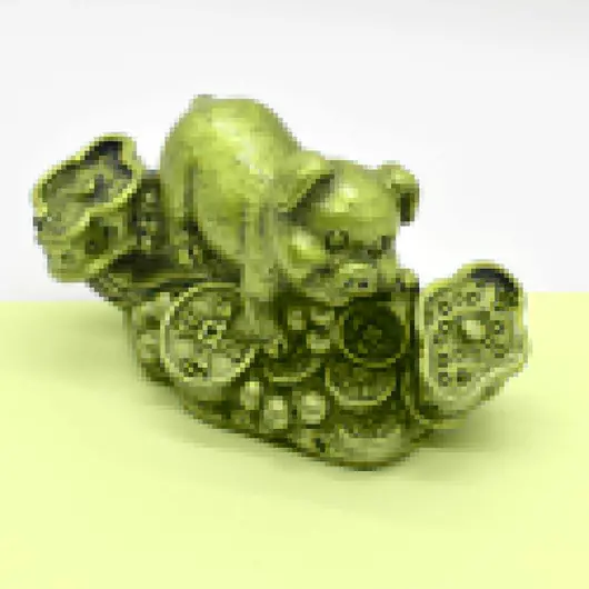 Statueta Feng Shui porc auriu din rasina 8,8cm, model 8