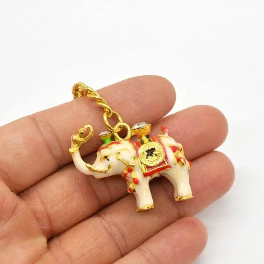 Breloc amuleta cu elefant alb si nestemate