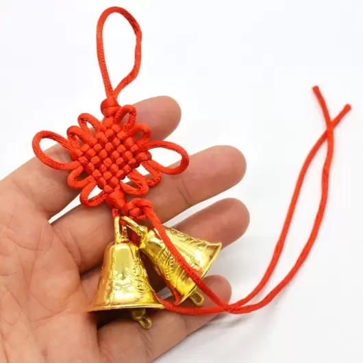 Amuleta canaf Feng Shui cu nodul mistic si 2 clopotei aurii