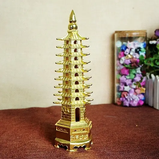 Statueta Feng Shui Pagoda cu 9 niveluri din metal, aurie - 13cm