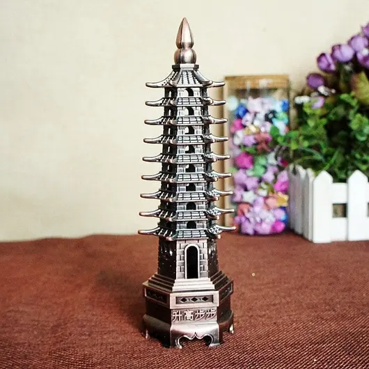 Statueta Feng Shui Pagoda cu 9 niveluri din metal, cupru - 13cm