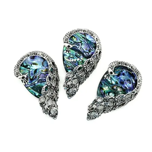 Brosa paun cu scoica abalone - 60mm