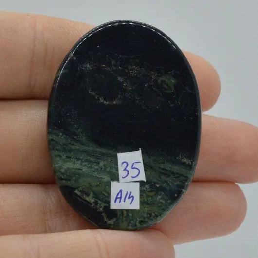 Cabochon jasp Kambaba 44x32x7mm A14