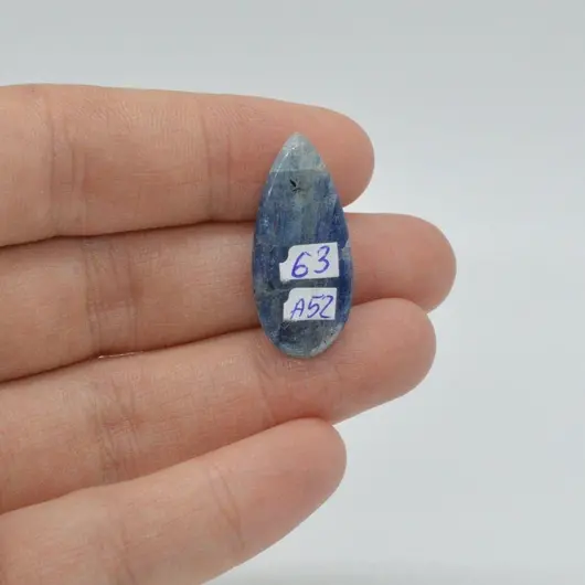 Cabochon kianit 28x13x6mm A52