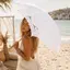 Umbrelă albă din dantelă brodată, accesoriu elegant pentru mirese, ședințe foto și evenimente speciale